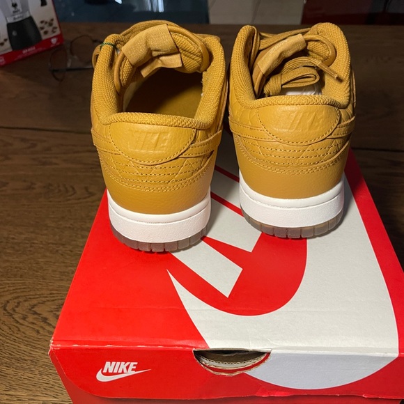 SOLD🎁New Nike Dunk size 8 US Woman AUTHENTIC - Picture 3 of 5